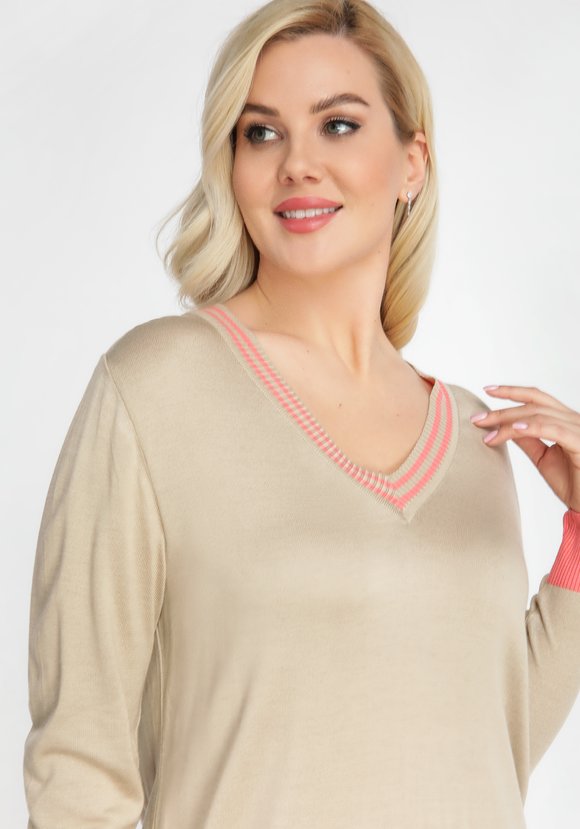 Платье с V-образным вырезом и полосками шир.  580, рис. 4