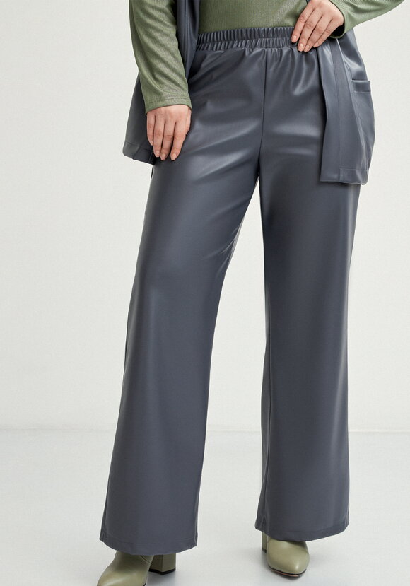 Брюки прямые из экo-кожи шир.  580, рис. 8