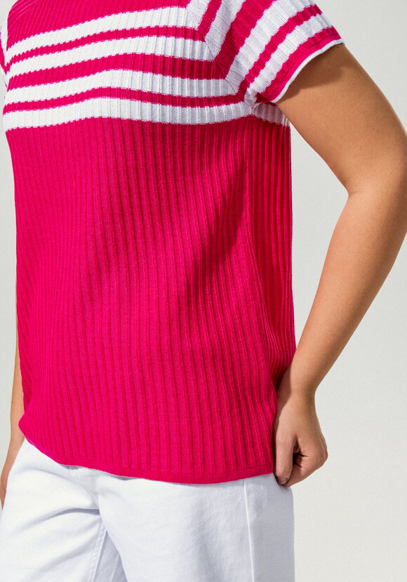 Джемпер с контрастными полосами на груди шир.  580, рис. 19