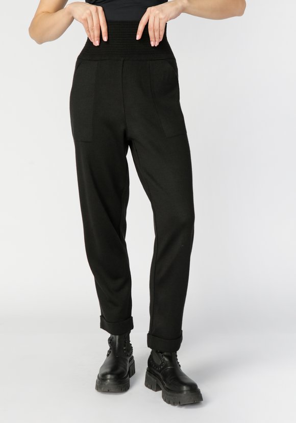 Брюки зауженные книзу шир.  580, рис. 1