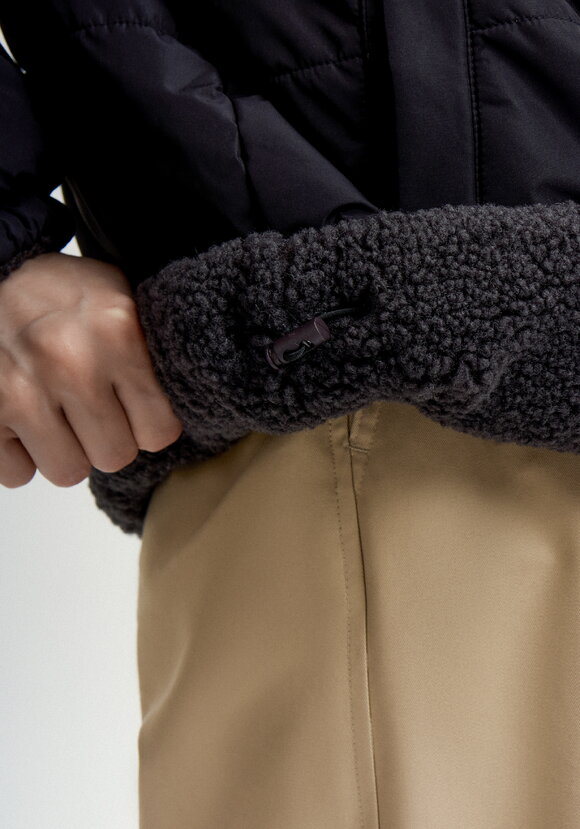 Двусторонняя куртка с высоким воротом шир.  580, рис. 29