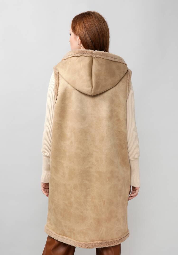 Жилет из экомеха с капюшоном шир.  750, рис. 3