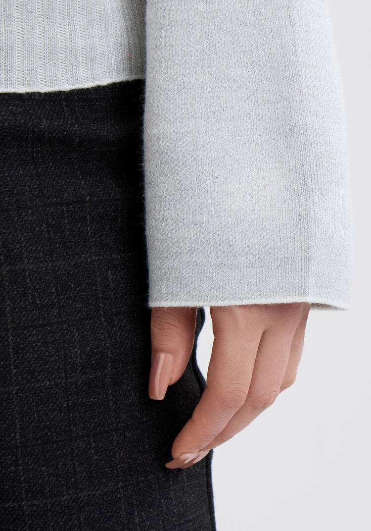 Джемпер с округлым вырезом горловины шир.  750, рис. 6