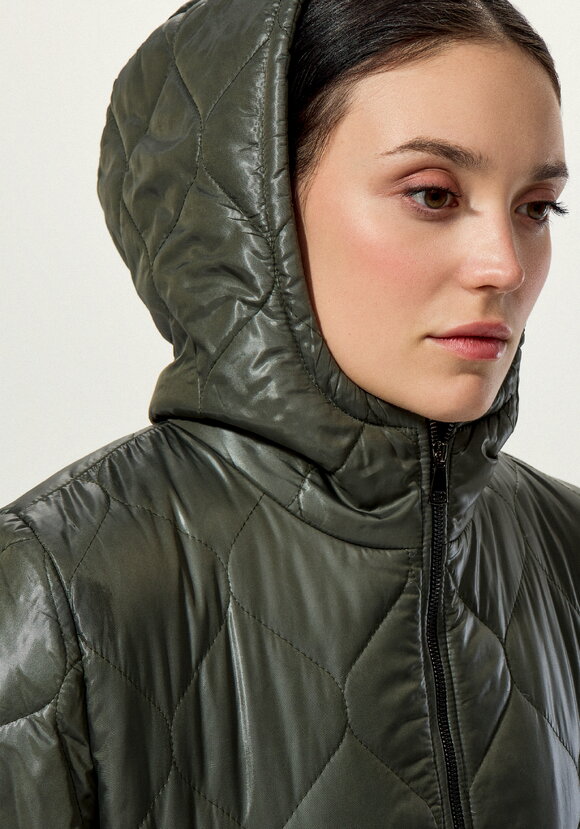 Куртка прямого кроя с капюшоном на молнии шир.  580, рис. 14