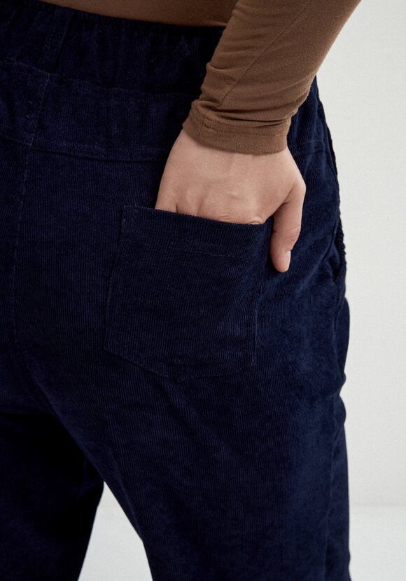 Брюки из микровельвета с комфортным поясом шир.  580, рис. 42