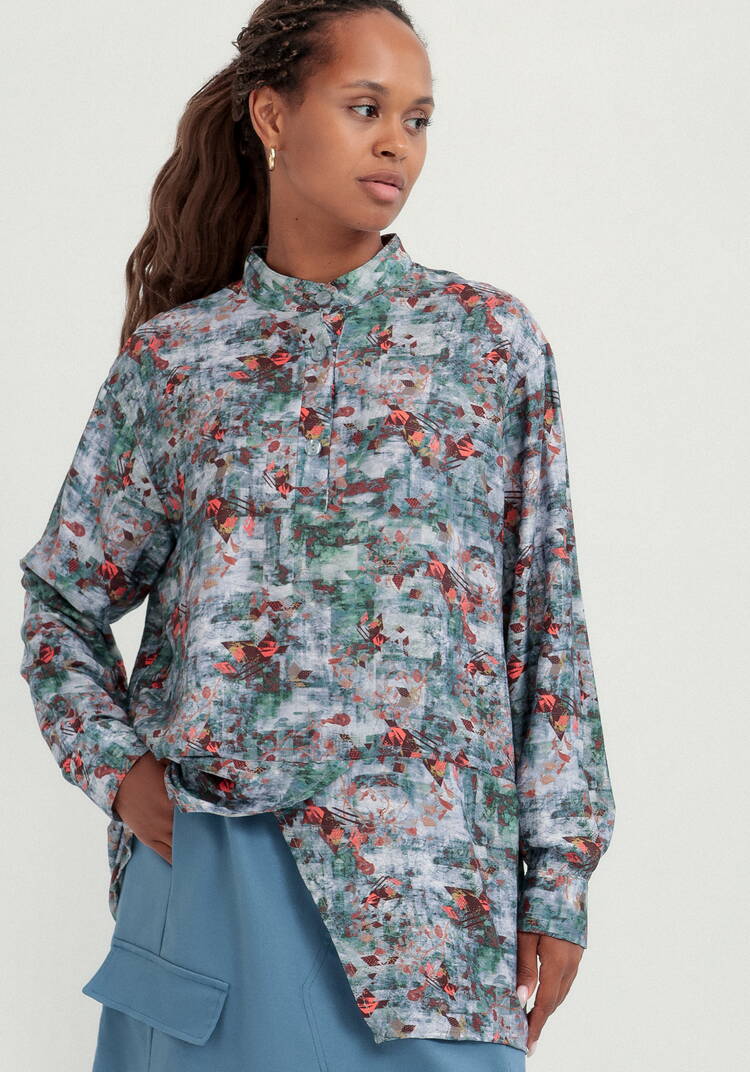 Блуза оригинального кроя с воротом стойка шир.  750, рис. 18