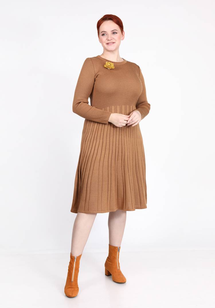 Платье в вертикальную полоску шир.  750, рис. 7