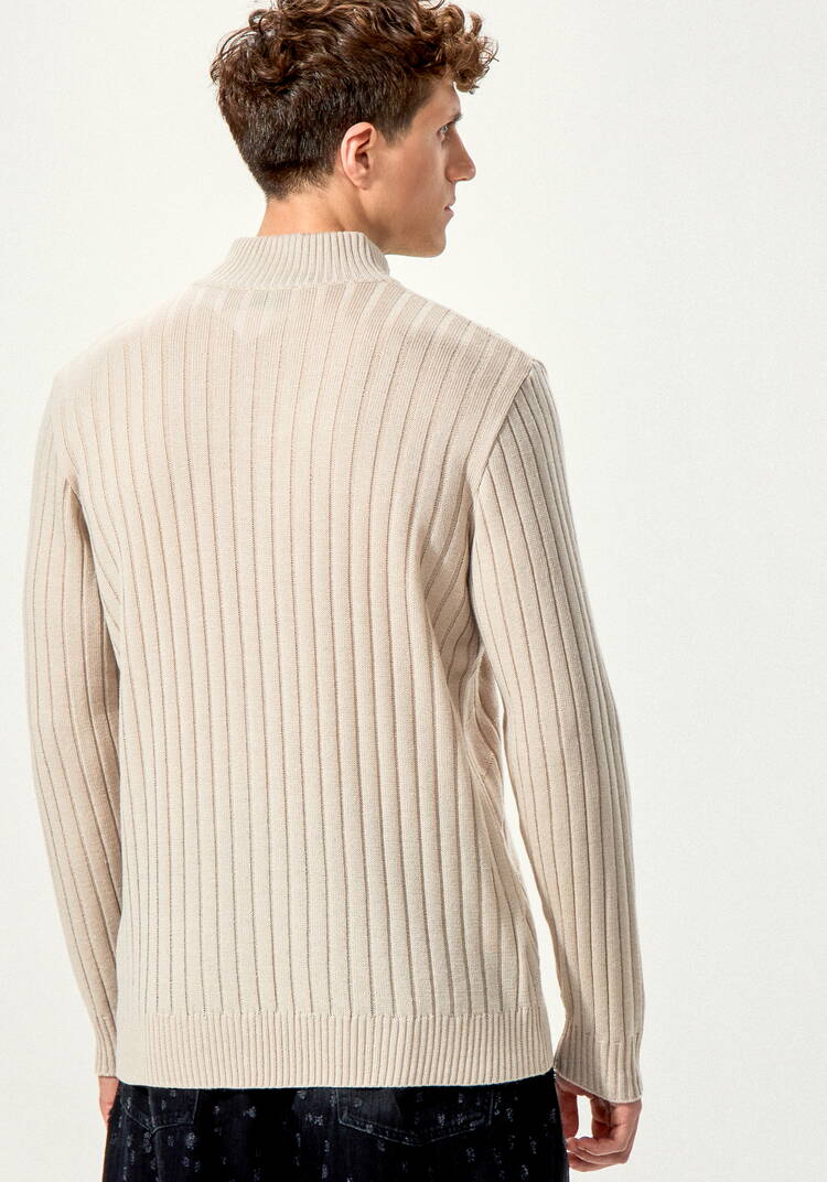 Джемпер с воротом-стойкой и планкой шир.  750, рис. 9