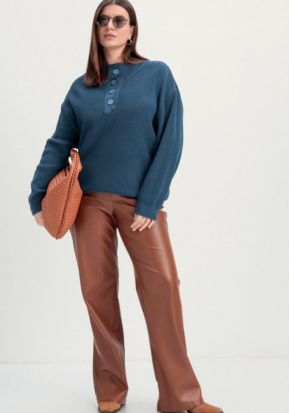 Джемпер со стойкой на пуговицах шир.  580, рис. 10